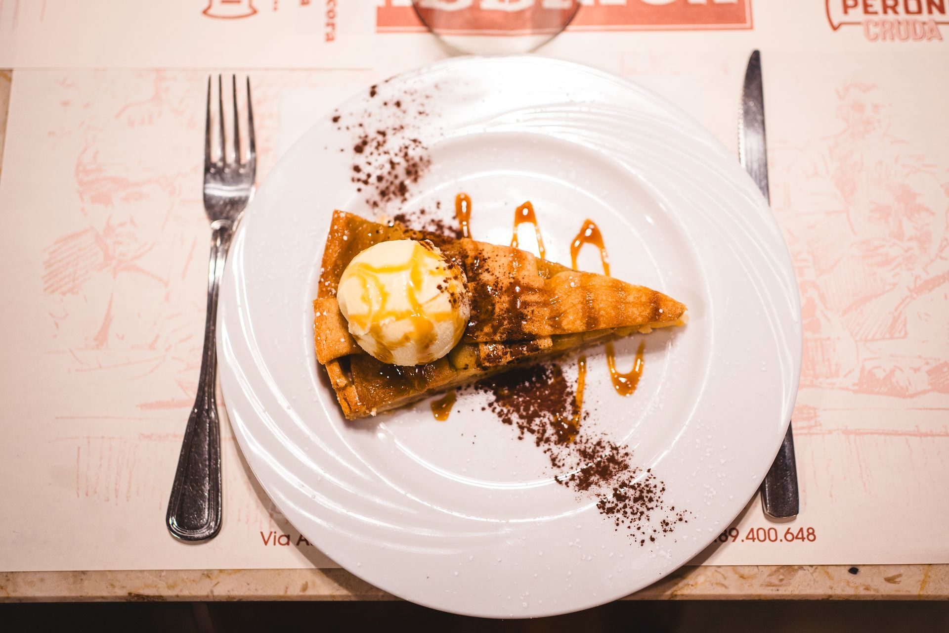 Tortino al cioccolato con gelato